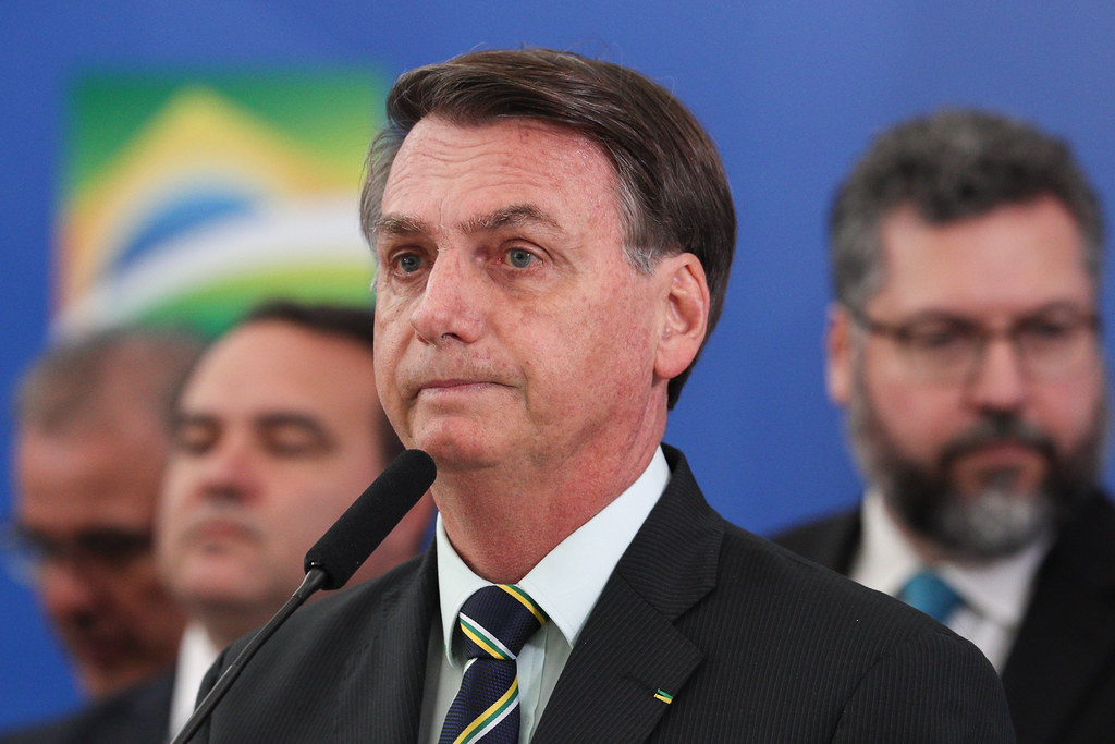 TRF-4 condena Bolsonaro por comparações racistas: “criatório de baratas” custa R$ 1 milhão